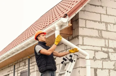 Pose et remplacement de gouttières à Houmeau